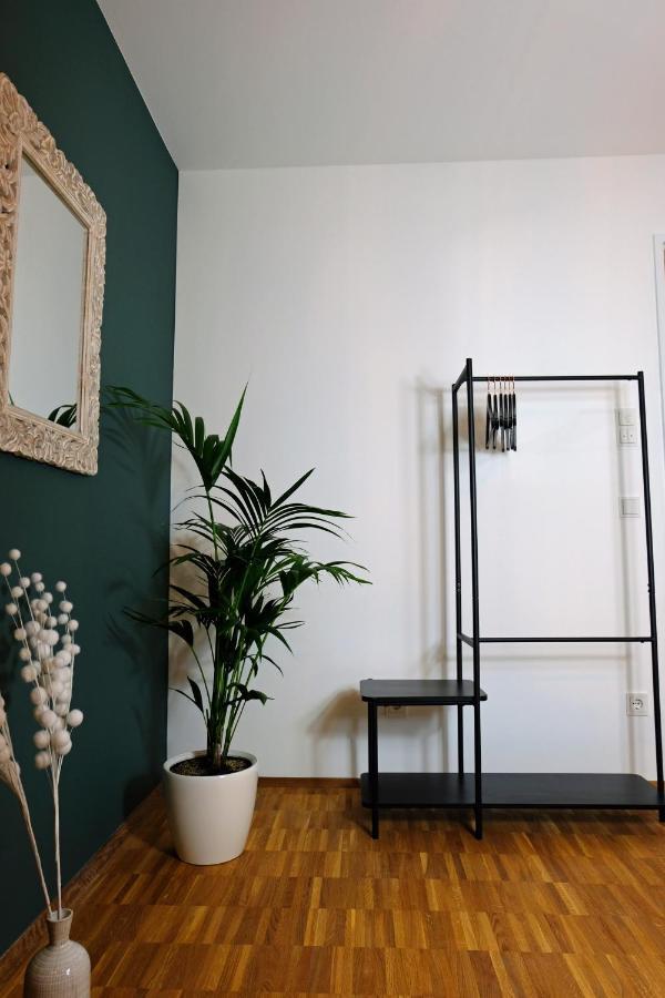 Design Apartment Nr 2 Mit Terrasse Und Parkplatz Straubing Dış mekan fotoğraf
